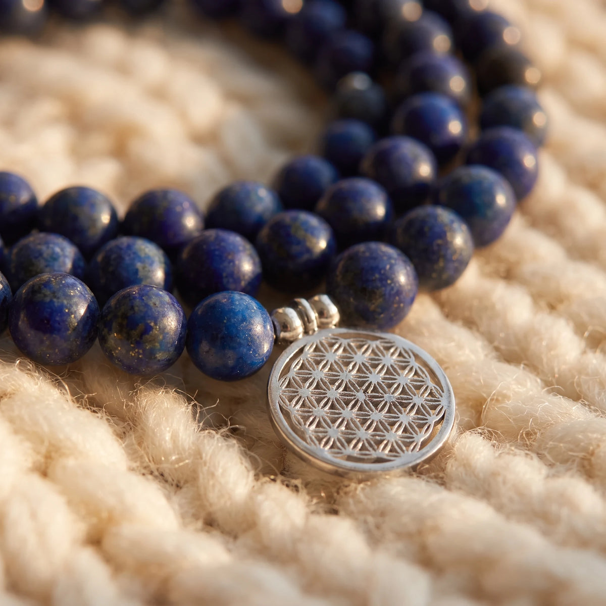 Mala 3eme Oeil 108 perles en Lapis Lazuli - macro dore - image 5