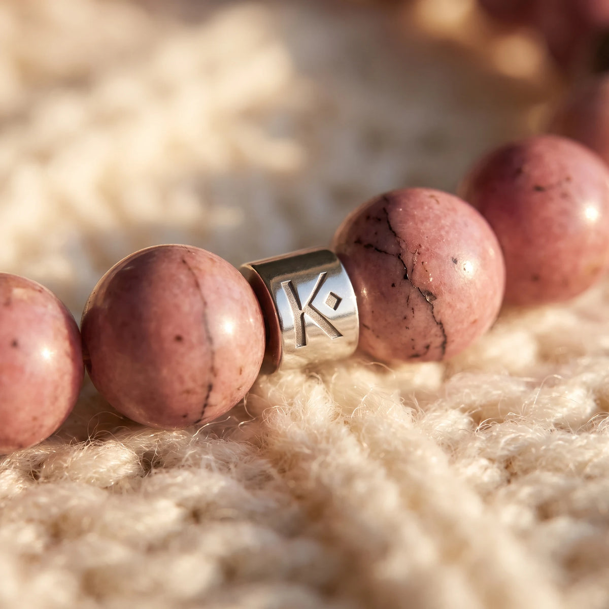 Bracelet en Rhodonite Energie - macro dore - image 5