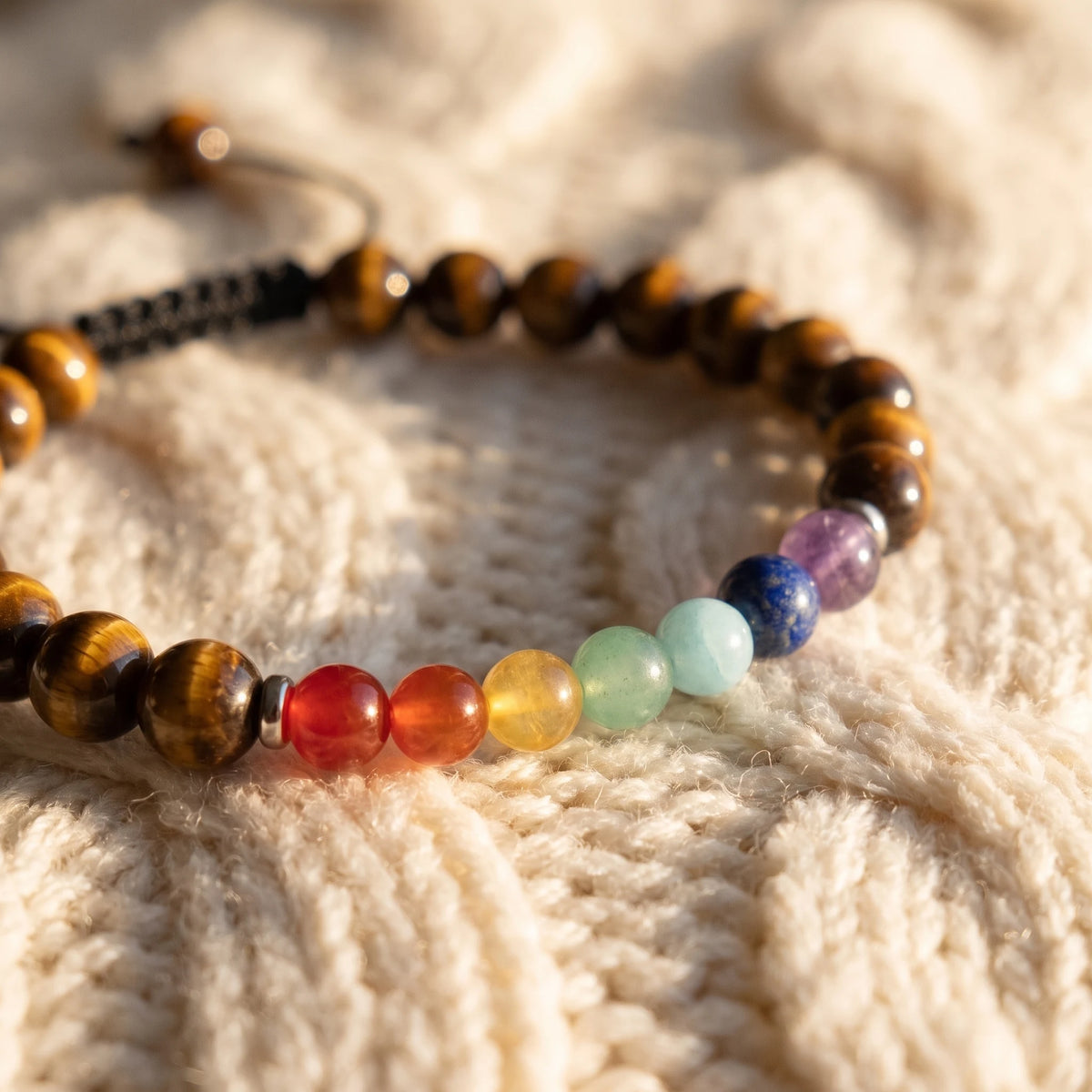 Bracelet 7 Chakras Confiance en Soi en Oeil de Tigre - macro dore - image 5