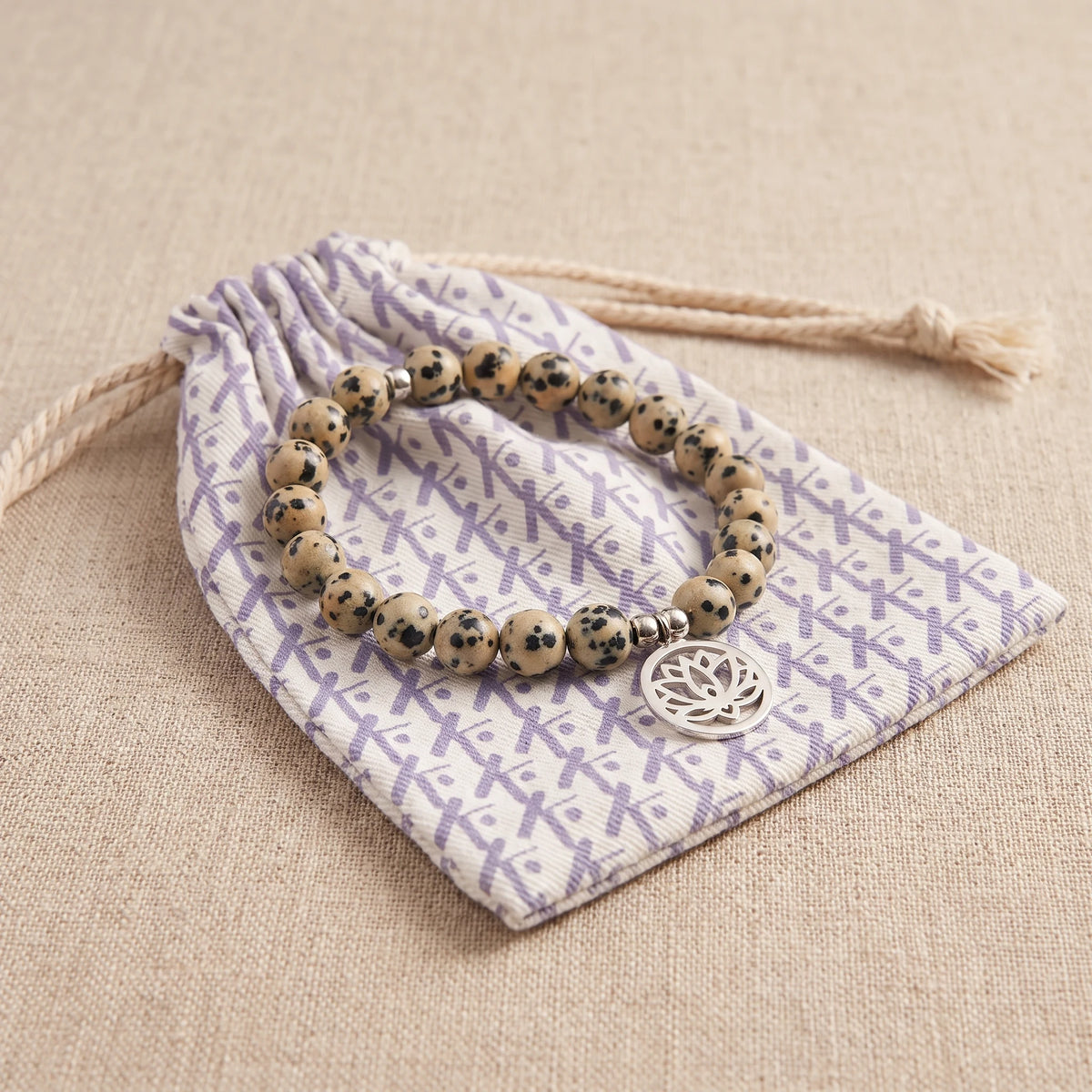 Bracelet Lotus "Joie de l'Être" en Jaspe Dalmatien - image 2