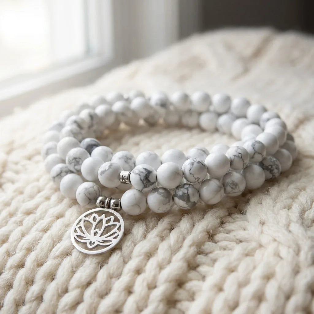 Mala Lotus en Howlite