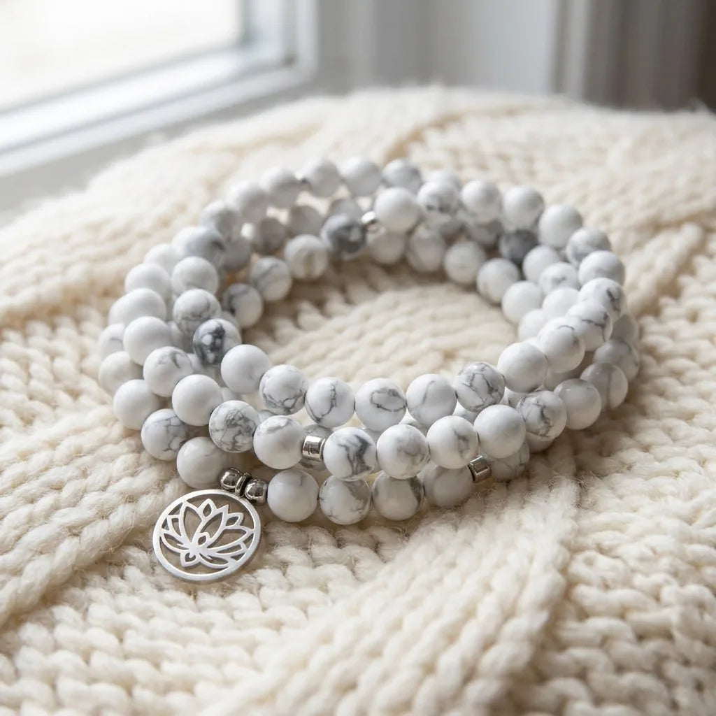 Mala Lotus en Howlite