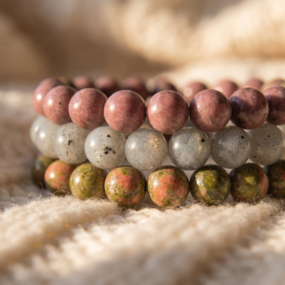 Triple Bracelets Energie Guerison du Coeur - macro dore - image 5