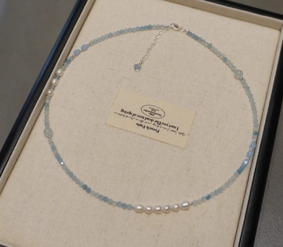 Collier Douceur de la Mer en aigue-marine et perles d'eau douce dans son écrin
