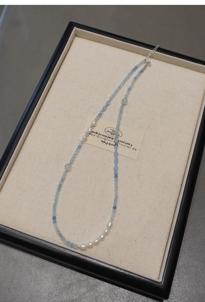 Collier Douceur de la Mer présenté dans un écrin beige