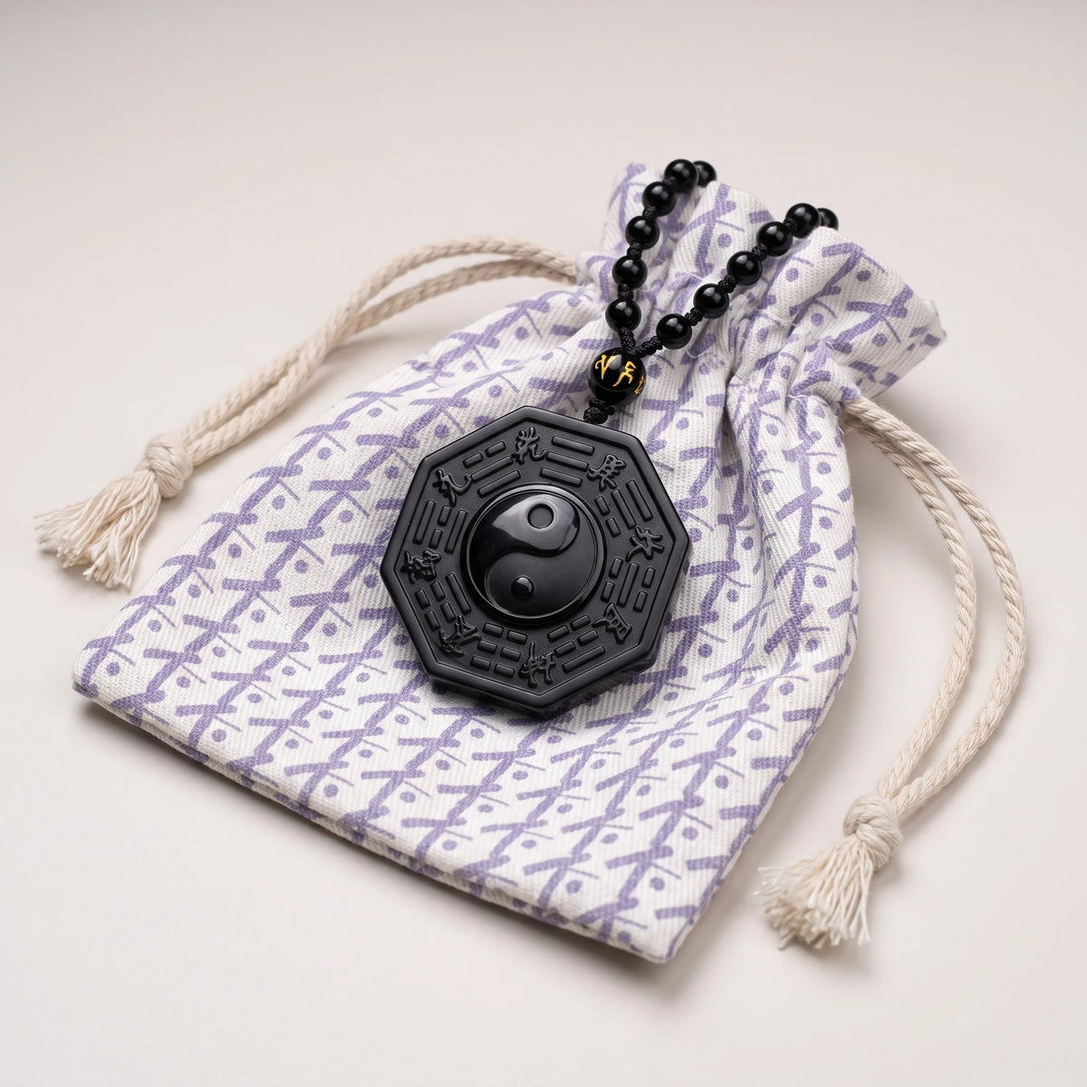 Collier et Pendentif sculpté "Yin & Yang" en Obsidienne Noire - image 2