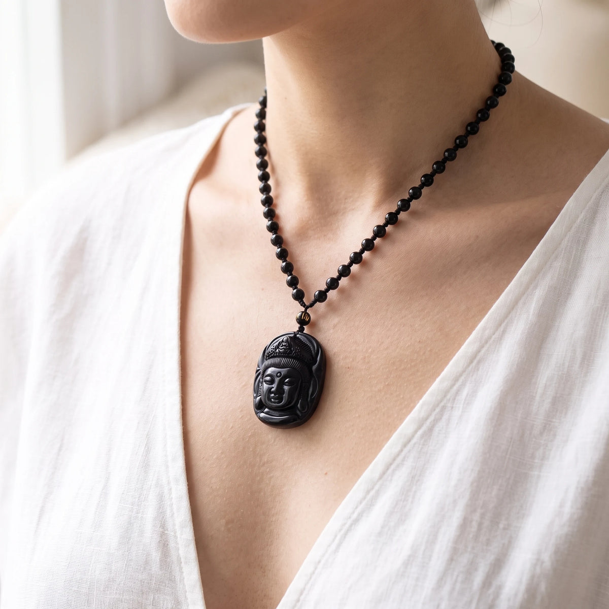 collier-pendentif-tete-de-guanyin-obsidienne-noire