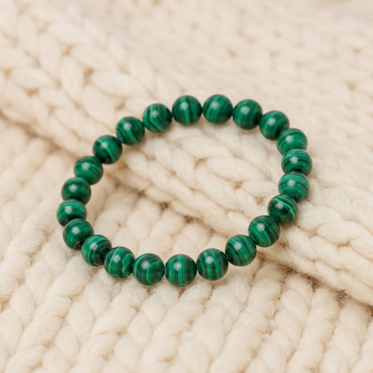 Gros plan du Bracelet Soulagement en Malachite
