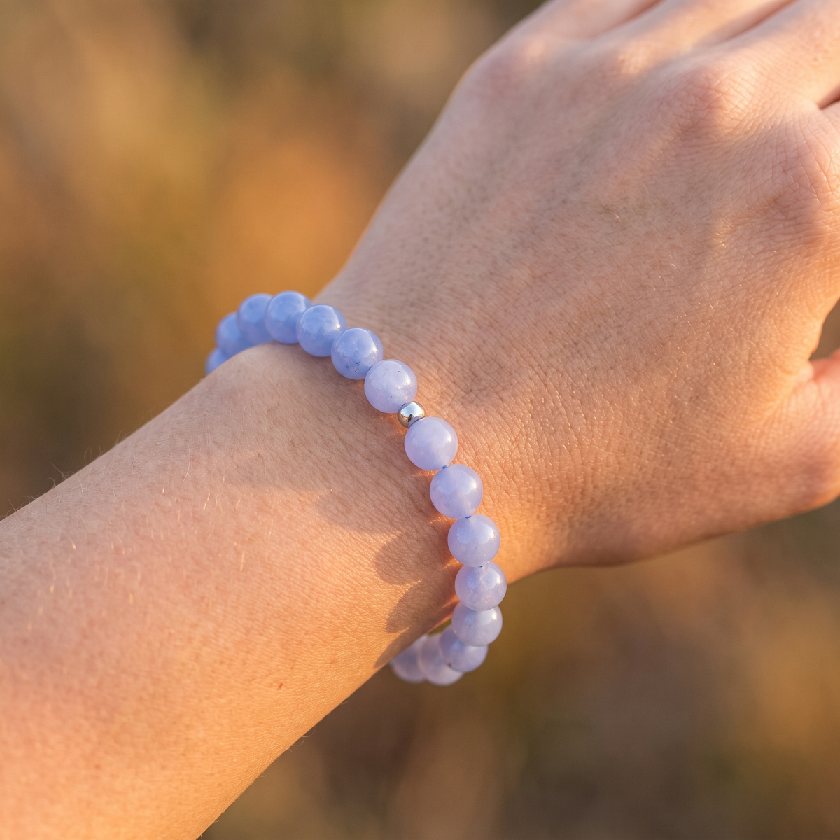Bracelet Lagon en pierre naturelle bleue - porte au poignet - image 3