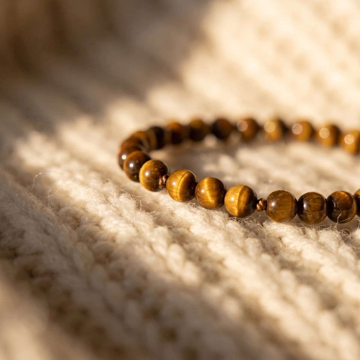 Mini Bracelet en Oeil de Tigre Energie - macro dore - image 5