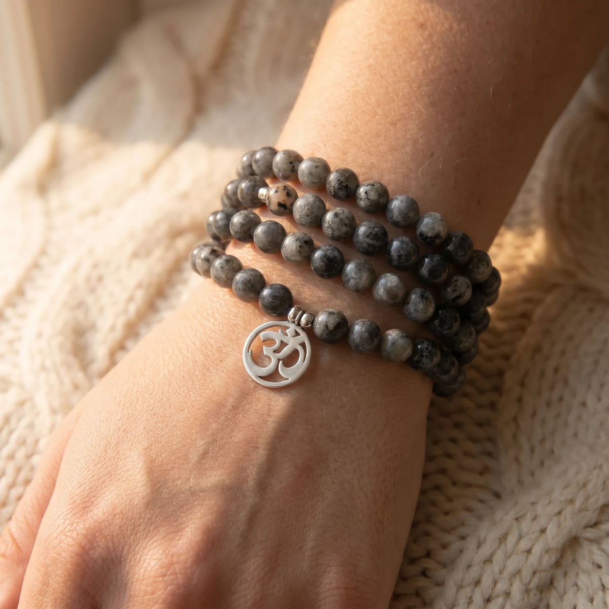 Mala Om de 108 perles en Labradorite Grise - image 3
