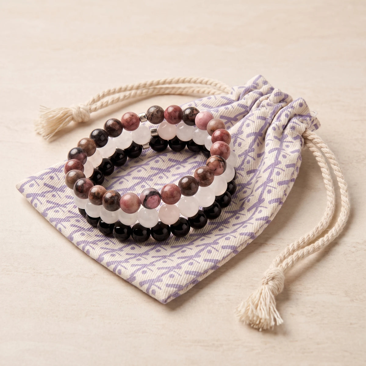 Triple Bracelet "Confiance en l'Amour" en Quartz Rose, Rhodonite et Onyx - image 2