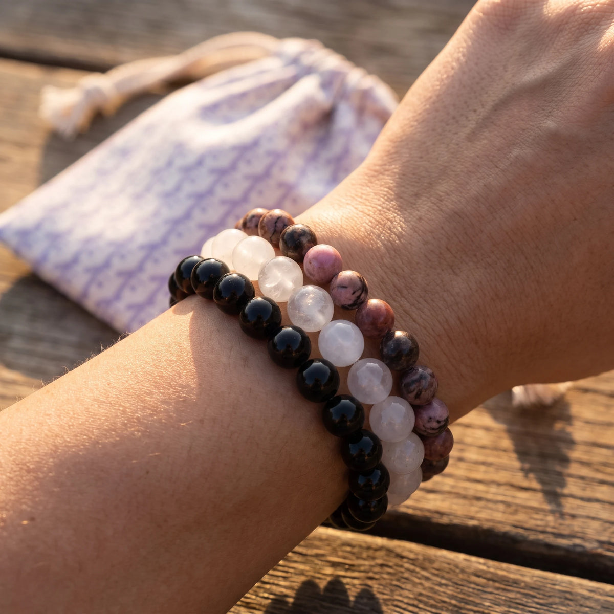 Triple Bracelet "Confiance en l'Amour" en Quartz Rose, Rhodonite et Onyx - image 3