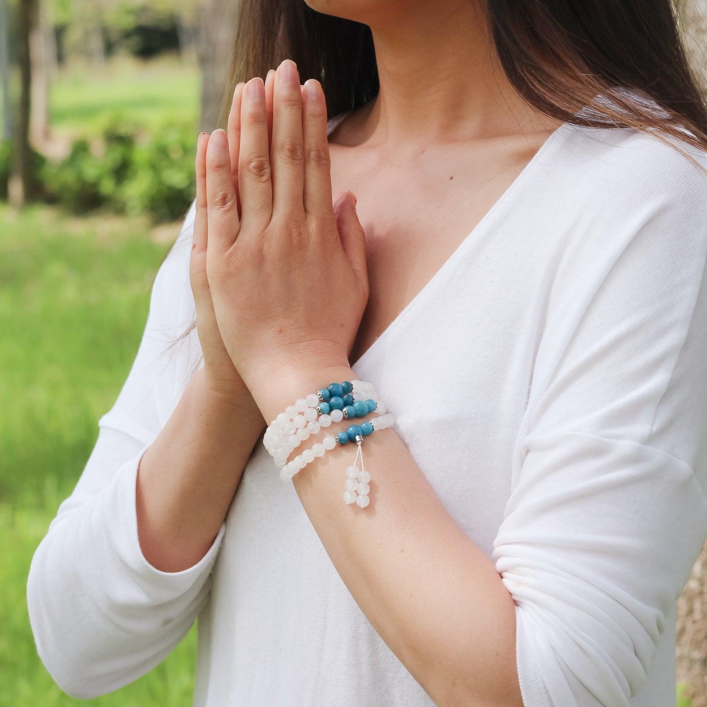 Bracelet Mala "Guan Yin" en Pierre de Lune et Apatite Bleue - Karma Yoga Shop