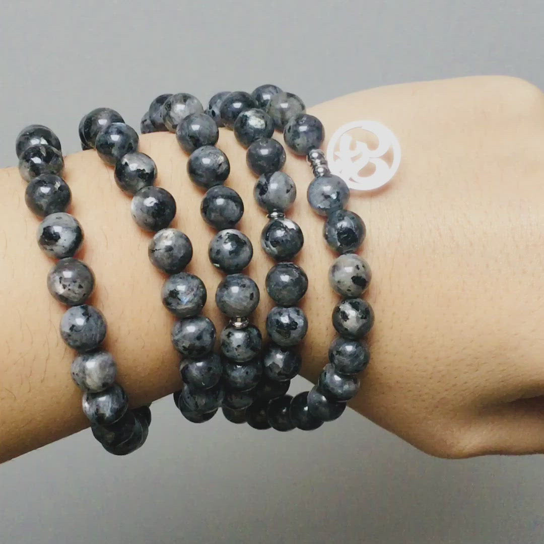 Mala "Om" de 108 perles en Labradorite Grise